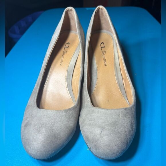 CL by Laundry Women's Suede Wedge Slip on Dress Pumps Shoes Taupe Womens Size 10 - Picture 8 of 10
